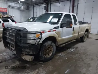 2015 Ford F-250 XLT z VIN 1FT7X2B68FEC25138, wystawiony jako IAAI lot #38075714 z przebiegiem Nie podano mil oraz . Historia ofert i sprzedaży dostępna na DreamBid. Obrazek 2.