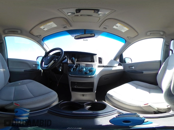2016 Toyota Sienna LE AAS with VIN 5TDKK3DCXGS709132, listed as a IAAI auction lot 41993473 with 270,811 mi miles. Bid and sale history available at carsss.com. Image 18.