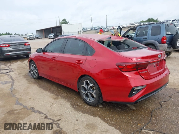 2019 Kia Forte LXS z VIN 3KPF24AD4KE063447, wystawiony jako IAAI lot #42278872 z przebiegiem 70 362 mil mil oraz . Historia ofert i sprzedaży dostępna na DreamBid. Obrazek 3.