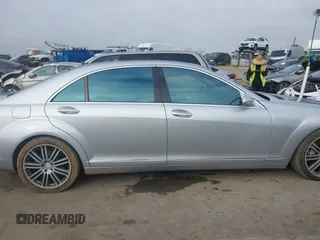 2009 Mercedes-Benz S-Class 5.5L V8 with VIN WDDNG71XX9A273403, listed as a IAAI auction lot 41540086 with 142,140 mi miles. Bid and sale history available at carsss.com. Image 13.