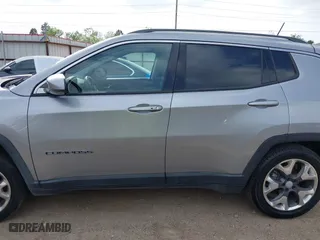 2019 Jeep Compass Limited with VIN 3C4NJCCB9KT793631, listed as a IAAI auction lot 41933473 with 124,216 mi miles. Bid and sale history available at carsss.com. Image 13.