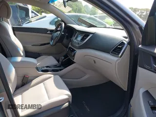 2016 Hyundai Tucson Eco z VIN KM8J3CA23GU218963, wystawiony jako IAAI lot #42120123 z przebiegiem 79 133 mil mil oraz . Historia ofert i sprzedaży dostępna na DreamBid. Obrazek 5.