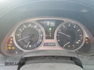2006 Lexus IS 250 z VIN JTHCK262065003907, wystawiony jako Copart lot #52092505 z przebiegiem 234 529 mil mil oraz Szkoda całkowita • Salvage title. Historia ofert i sprzedaży dostępna na DreamBid. Obrazek 9.