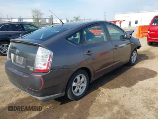 2007 Toyota Prius z VIN JTDKB20U273203420, wystawiony jako IAAI lot #42120951 z przebiegiem 261 452 mil mil oraz . Historia ofert i sprzedaży dostępna na DreamBid. Obrazek 4.