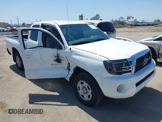 2011 Toyota Tacoma z VIN 5TFTX4CN2BX002852, wystawiony jako IAAI lot #41984771 z przebiegiem 176 448 mil mil oraz . Historia ofert i sprzedaży dostępna na DreamBid. Obrazek 1.