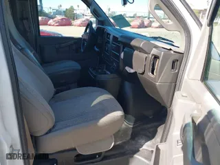 2019 Chevrolet Express Passenger LS with VIN 1GAZGNFP5K1278693, listed as a IAAI auction lot 41299257 with 134,845 mi miles. Bid and sale history available at carsss.com. Image 5.