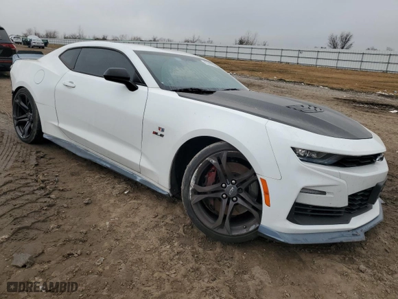 2020 Chevrolet Camaro 1SS with VIN 1G1FE1R78L0141042, listed as a Copart auction lot 43348995 with 58,099 mi miles and Salvage Title. Bid and sale history available at carsss.com. Image 4.