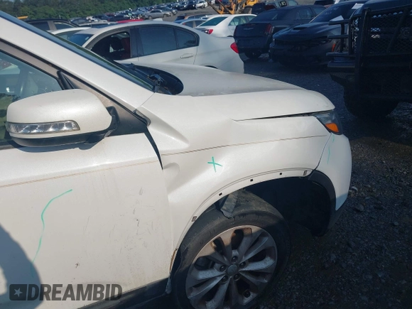 2014 Kia Sorento EX with VIN 5XYKU4A70EG431214, listed as a IAAI auction lot 42231124 with 99,275 mi miles and . Bid and sale history available at DreamBid. Image 6.