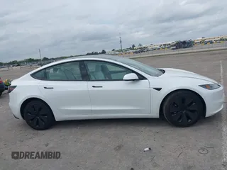 2025 Tesla Model 3 Long Range with VIN 5YJ3E1EA0SF932385, listed as a IAAI auction lot 41772613 with 1,683 mi miles and . Bid and sale history available at carsss.com. Image 13.