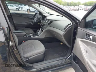 2011 Hyundai Sonata GLS z VIN 5NPEB4ACXBH270682, wystawiony jako IAAI lot #42342059 z przebiegiem 176 713 mil mil oraz . Historia ofert i sprzedaży dostępna na DreamBid. Obrazek 5.
