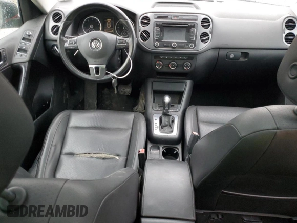 2013 Volkswagen Tiguan SE z VIN WVGBV7AX3DW544490, wystawiony jako Copart lot #52632675 z przebiegiem 149 170 mil mil oraz Czysty tytuł • Clean title. Historia ofert i sprzedaży dostępna na DreamBid. Obrazek 8.