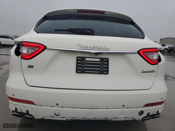 2019 Maserati Levante GranLusso with VIN ZN661XUL3KX325268, listed as a Copart auction lot 83449104 with 16,944 mi miles and Clean Title. Bid and sale history available at carsss.com. Image 6.