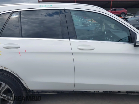 2019 Mercedes-Benz GLC 300 with VIN WDC0G4JB6KV128066, listed as a IAAI auction lot 42099576 with 80,833 mi miles and . Bid and sale history available at DreamBid. Image 14.