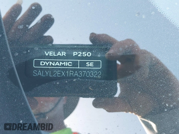 2024 Land Rover Range Rover Velar Dynamic SE with VIN SALYL2EX1RA370322, listed as a IAAI auction lot 41572336 with 32,939 mi miles and . Bid and sale history available at DreamBid. Image 9.