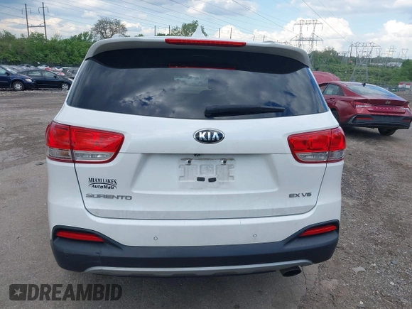 2017 Kia Sorento EX with VIN 5XYPH4A51HG294197, listed as a IAAI auction lot 42198002 with 277,128 mi miles and . Bid and sale history available at carsss.com. Image 17.