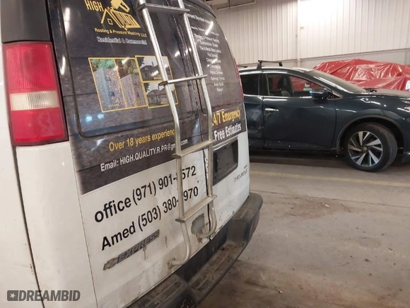 2006 Chevrolet Express Cargo Van with VIN 1GCFG15X261210944, listed as a IAAI auction lot 41443499 with 313,608 mi miles. Bid and sale history available at carsss.com. Image 6.