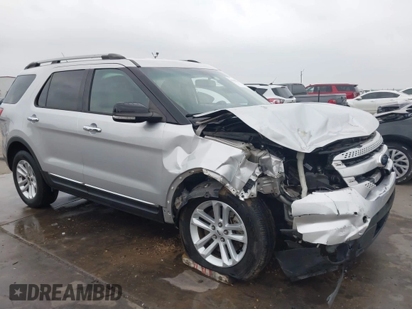 2014 Ford Explorer XLT with VIN 1FM5K7D88EGC22692, listed as a IAAI auction lot 41945588 with 84,129 mi miles. Bid and sale history available at carsss.com. Image 13.