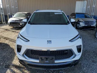 2024 Buick Encore GX Sport Touring z VIN KL4AMESL6RB189875, wystawiony jako Copart lot #75873724 z przebiegiem 16 540 mil mil oraz Czysty tytuł • Clean title. Historia ofert i sprzedaży dostępna na DreamBid. Obrazek 5.