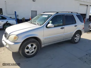 2003 Mercedes-Benz M-Class 3.7L with VIN 4JGAB57E43A445218, listed as a Copart auction lot 48009735 with 136,522 mi miles and Salvage Title. Bid and sale history available at carsss.com. Image 1.