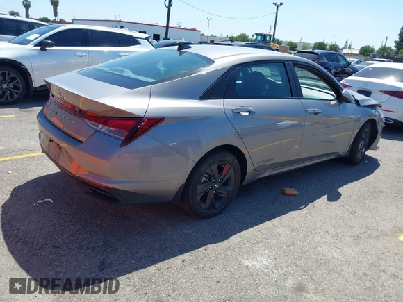2023 Hyundai Elantra SEL z VIN KMHLM4AG0PU578263, wystawiony jako IAAI lot #41981023 z przebiegiem 44 015 mil mil oraz . Historia ofert i sprzedaży dostępna na DreamBid. Obrazek 4.
