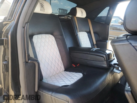 2010 Rolls-Royce Ghost z VIN SCA664S51AUX49058, wystawiony jako Copart lot #50769465 z przebiegiem 91 536 mil mil oraz Szkody całkowita. Historia ofert i sprzedaży dostępna na DreamBid. Obrazek 11.