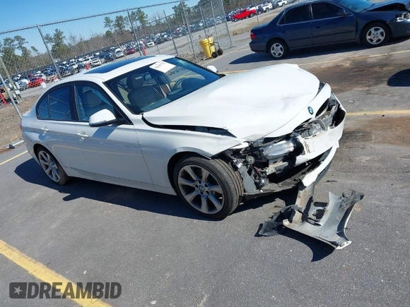 2014 BMW 3 Series 320i with VIN WBA3B1C50EK135458, listed as a IAAI auction lot 41631722 with 1 mi miles. Bid and sale history available at carsss.com. Image 1.