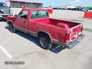 1993 GMC Sonoma z VIN 1GTCS14Z5P8511110, wystawiony jako IAAI lot #42254638 z przebiegiem 251 180 mil mil oraz . Historia ofert i sprzedaży dostępna na DreamBid. Obrazek 3.