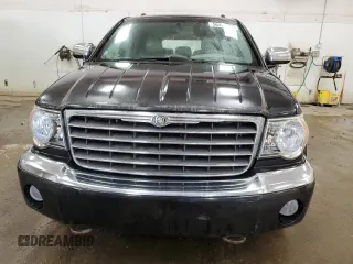 2008 Chrysler Aspen Limited z VIN 1A8HW582X8F122564, wystawiony jako Copart lot #56424765 z przebiegiem 235 977 mil mil oraz Tytuł czysty. Historia ofert i sprzedaży dostępna na DreamBid. Obrazek 5.