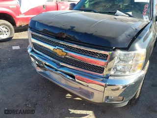 2012 Chevrolet Silverado 1500 LT with VIN 3GCPCSE06CG215957, listed as a IAAI auction lot 41644285 with 140,599 mi miles. Bid and sale history available at carsss.com. Image 6.
