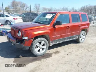 2012 Jeep Patriot Latitude z VIN 1C4NJRFB2CD690010, wystawiony jako IAAI lot #41909754 z przebiegiem 264 765 mil mil oraz . Historia ofert i sprzedaży dostępna na DreamBid. Obrazek 2.