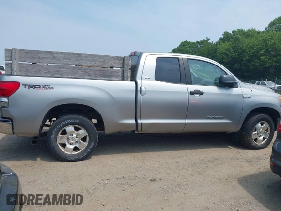 2008 Toyota Tundra z VIN 5TBBV54168S523406, wystawiony jako IAAI lot #42445574 z przebiegiem 117 947 mil mil oraz . Historia ofert i sprzedaży dostępna na DreamBid. Obrazek 13.