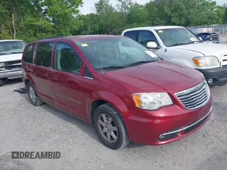 2011 Chrysler Town & Country Touring z VIN 2A4RR5DG4BR621651, wystawiony jako IAAI lot #42347702 z przebiegiem 181 171 mil mil oraz . Historia ofert i sprzedaży dostępna na DreamBid. Obrazek 1.