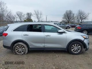 2018 Kia Sorento LX V6 with VIN 5XYPGDA54JG368009, listed as a IAAI auction lot 41986830 with 110,478 mi miles. Bid and sale history available at carsss.com. Image 13.