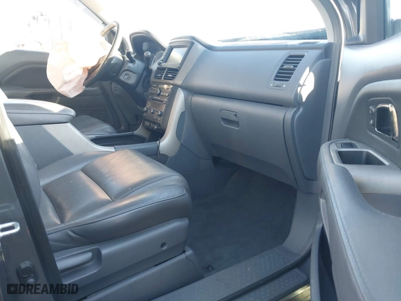 2008 Honda Pilot EX-L with VIN 5FNYF18738B026307, listed as a IAAI auction lot 41435086 with 197,695 mi miles. Bid and sale history available at carsss.com. Image 5.