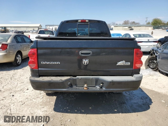 2008 Dodge Dakota Bighorn/Lonestar z VIN 1D7HE38K18S621586, wystawiony jako Copart lot #50842495 z przebiegiem 230 002 mil mil oraz Szkoda całkowita • Salvage title. Historia ofert i sprzedaży dostępna na DreamBid. Obrazek 6.