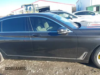 2017 BMW 7 Series ALPINA B7 xDrive with VIN WBA7F2C52HG422187, listed as a IAAI auction lot 41319169 with 114,883 mi miles. Bid and sale history available at carsss.com. Image 13.