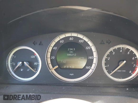 2008 Mercedes-Benz C 300 Sport z VIN WDDGF54X78R036928, wystawiony jako IAAI lot #42368096 z przebiegiem 180 212 mil mil oraz . Historia ofert i sprzedaży dostępna na DreamBid. Obrazek 7.