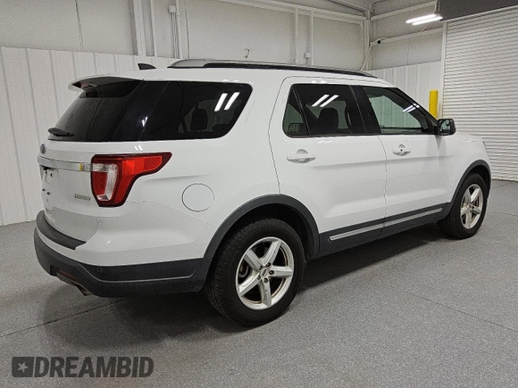 2018 Ford Explorer XLT with VIN 1FM5K7DH1JGC42552, listed as a Copart auction lot 53997525 with 159,515 mi miles and Clean Title. Bid and sale history available at DreamBid. Image 3.