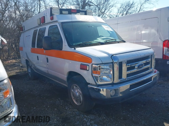2012 Ford E-Series Commercial z VIN 1FDSS3ESXCDA58950, wystawiony jako IAAI lot #41549561 z przebiegiem 471 886 mil mil oraz . Historia ofert i sprzedaży dostępna na DreamBid. Obrazek 1.