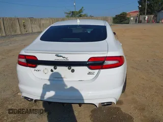 2015 Jaguar XF V6 Portfolio with VIN SAJWJ0FF4F8U72149, listed as a IAAI auction lot 40386903 with 49,055 mi miles. Bid and sale history available at carsss.com. Image 16.