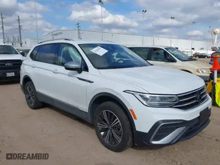 2024 Volkswagen Tiguan Wolfsburg Edition with VIN 3VV5B7AX8RM233687, listed as a IAAI auction lot 41504709 with 2,387 mi miles. Bid and sale history available at carsss.com. Image 1.