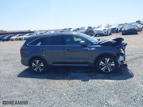 2023 Kia Sorento Hybrid EX with VIN KNDRHDLG6P5142561, listed as a IAAI auction lot 38722589 with NaN miles. Bid and sale history available at carsss.com. Image 14.