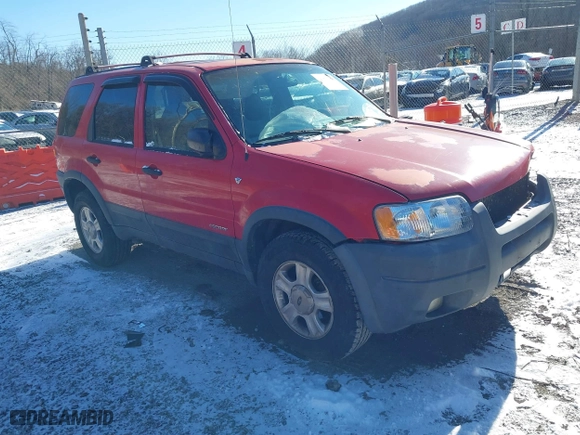 2001 Ford Escape XLT with VIN 1FMYU04131KB51488, listed as a IAAI auction lot 41363166 with 327,580 mi miles. Bid and sale history available at carsss.com. Image 1.