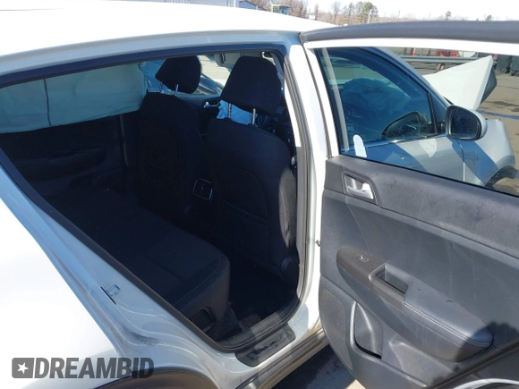 2020 Kia Sportage LX with VIN KNDPMCAC4L7792355, listed as a IAAI auction lot 41433828 with 67,139 mi miles. Bid and sale history available at carsss.com. Image 8.