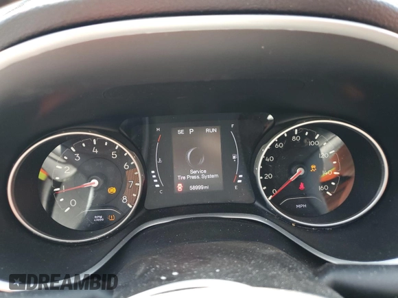 2020 Jeep Compass Latitude z VIN 3C4NJDBB3LT100870, wystawiony jako Copart lot #55840125 z przebiegiem 58 999 mil mil oraz Szkoda całkowita • Salvage title. Historia ofert i sprzedaży dostępna na DreamBid. Obrazek 9.