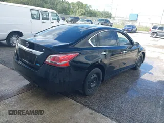 2013 Nissan Altima SV with VIN 1N4AL3AP5DC118239, listed as a IAAI auction lot 40057822 with 266,157 mi miles and . Bid and sale history available at carsss.com. Image 4.