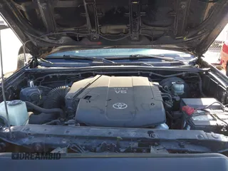 2012 Toyota Tacoma PreRunner z VIN 3TMJU4GN7CM128397, wystawiony jako IAAI lot #41676286 z przebiegiem 148 113 mil mil oraz . Historia ofert i sprzedaży dostępna na DreamBid. Obrazek 10.