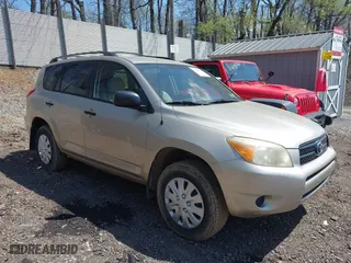 2006 Toyota RAV4 with VIN JTMZD33V866004405, listed as a IAAI auction lot 42090377 with 132,232 mi miles. Bid and sale history available at carsss.com. Image 1.