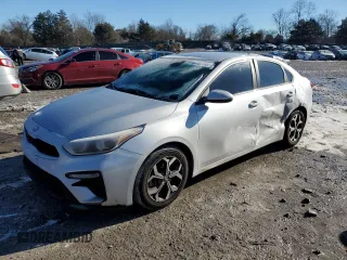 2021 Kia Forte LXS with VIN 3KPF24AD4ME329049, listed as a Copart auction lot 88162765 with 96,067 mi miles and Salvage Title. Bid and sale history available at carsss.com. Image 1.