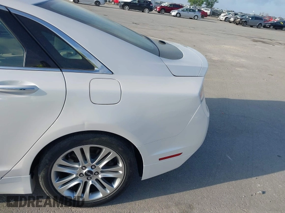 2016 Lincoln MKZ with VIN 3LN6L2JK0GR627283, listed as a IAAI auction lot 42271206 with 52,890 mi miles and . Bid and sale history available at DreamBid. Image 18.